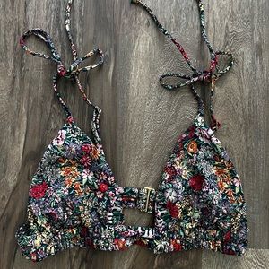 Montce swim floral bikini top. My favorite style!